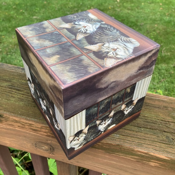 Vintage Cats on a Rainy Day Keepsake Storage Box Decor Gift Bob’s Boxes 6”x6”x6” - Picture 7 of 13